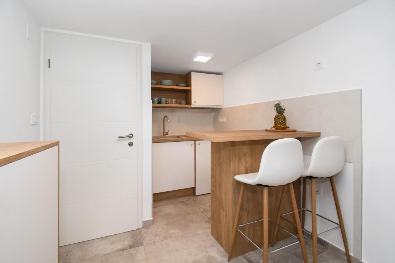 Apartmani Monika Zaboric Eksteriør bilde