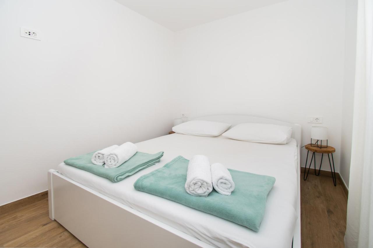 Apartmani Monika Zaboric Eksteriør bilde