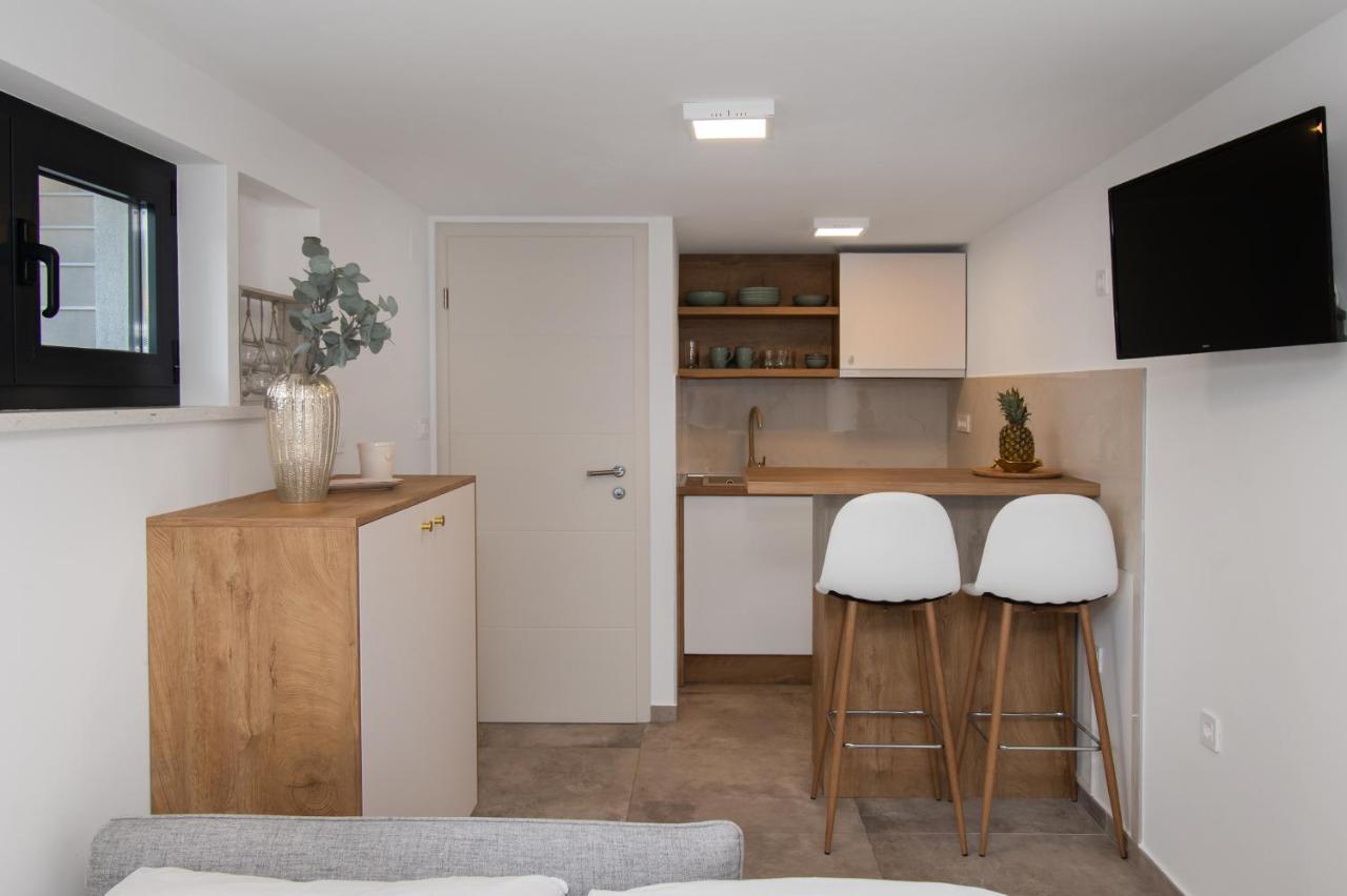Apartmani Monika Zaboric Eksteriør bilde