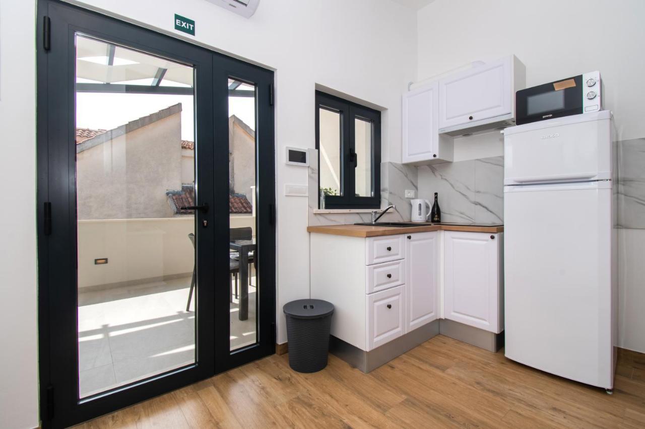 Apartmani Monika Zaboric Eksteriør bilde