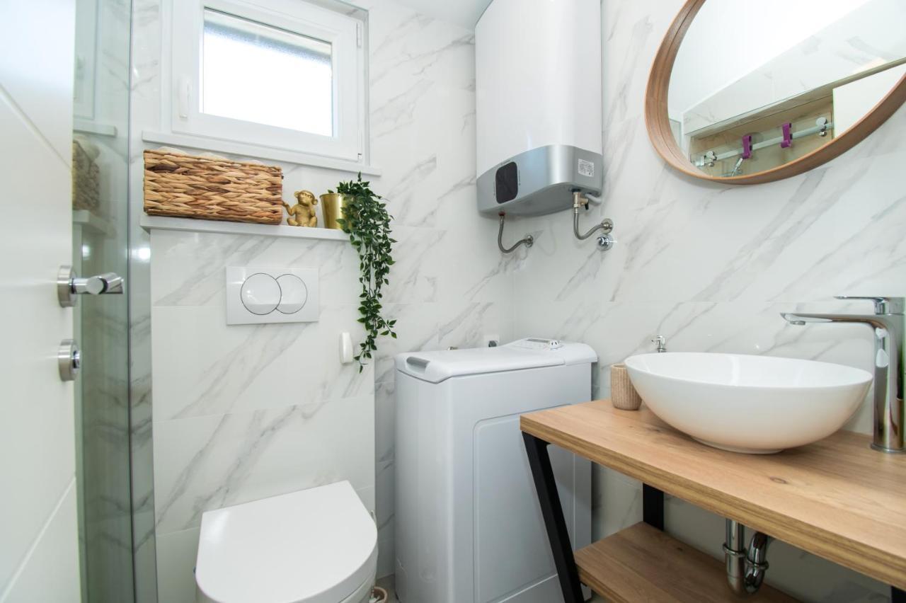 Apartmani Monika Zaboric Eksteriør bilde