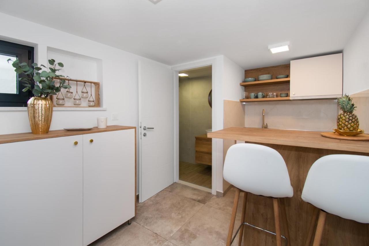 Apartmani Monika Zaboric Eksteriør bilde