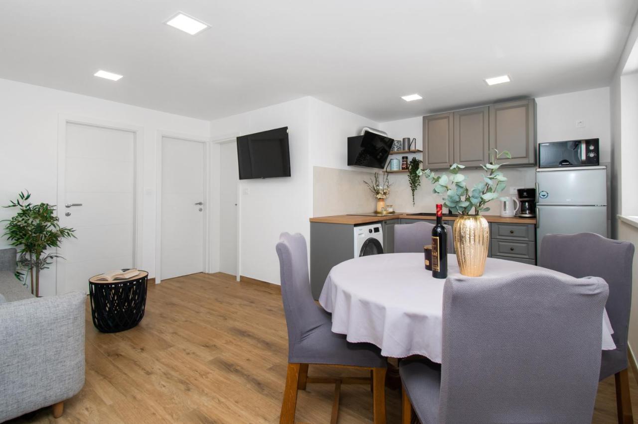 Apartmani Monika Zaboric Eksteriør bilde